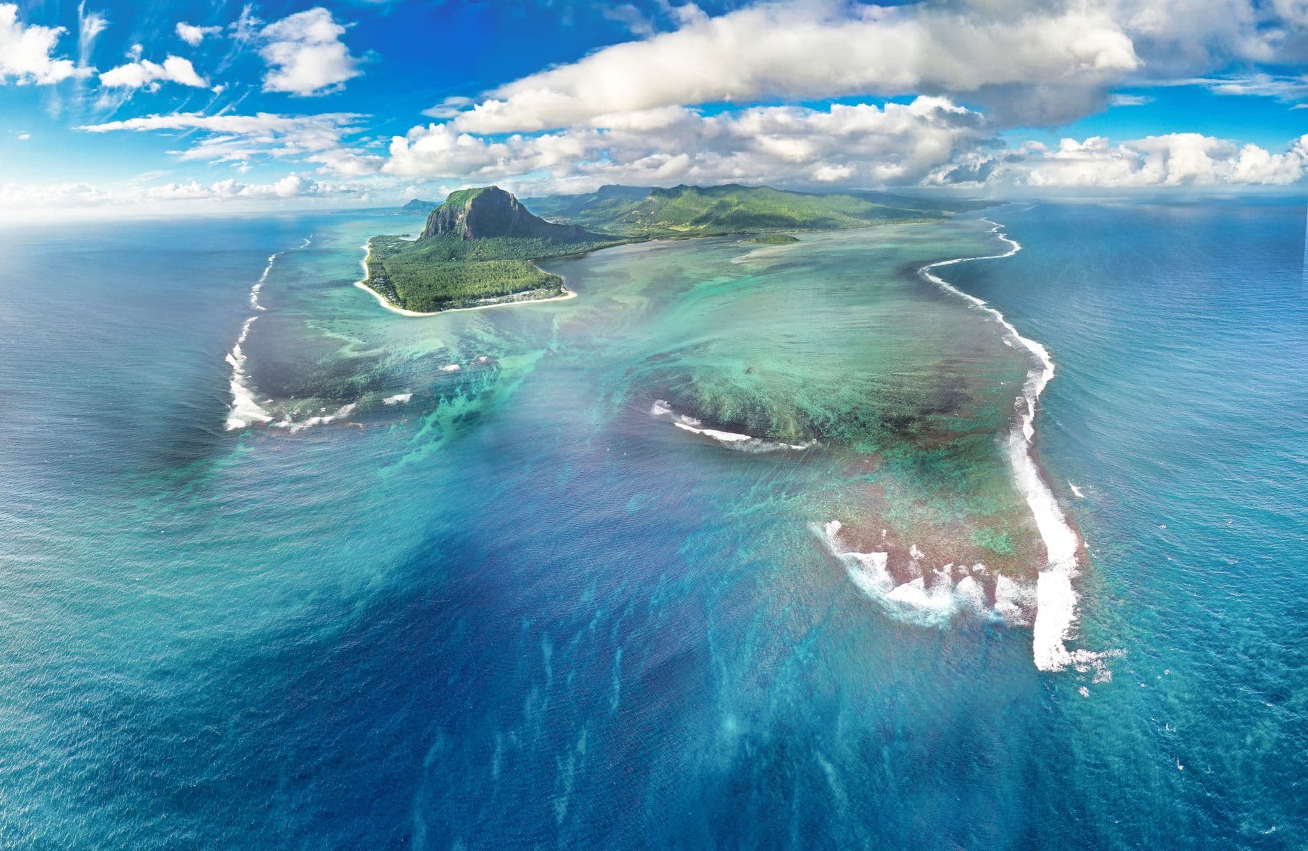 Polinesia — Bora Bora y el azul que enamoró al mundo.
